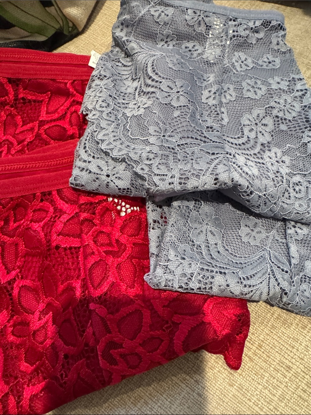 Lace briefs Set in Red and gray